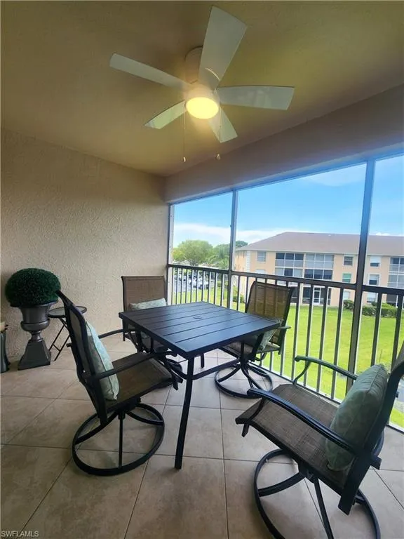 9640 Victoria Lane #305 Naples, FL 34109