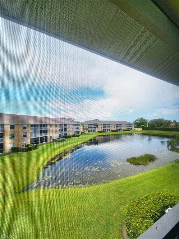 9640 Victoria Lane #305 Naples, FL 34109
