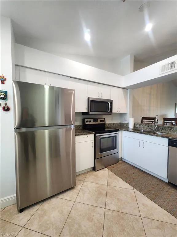 9640 Victoria Lane #305 Naples, FL 34109