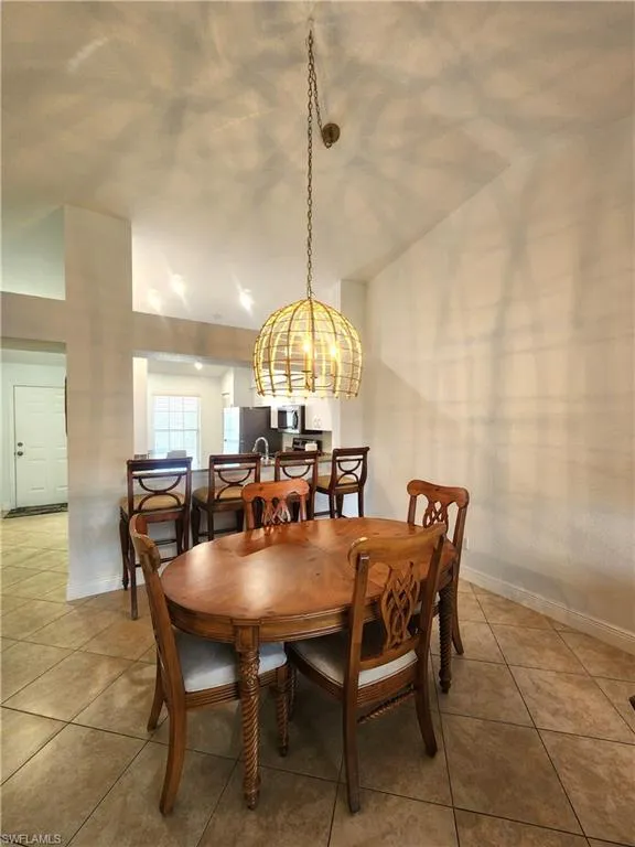 9640 Victoria Lane #305 Naples, FL 34109