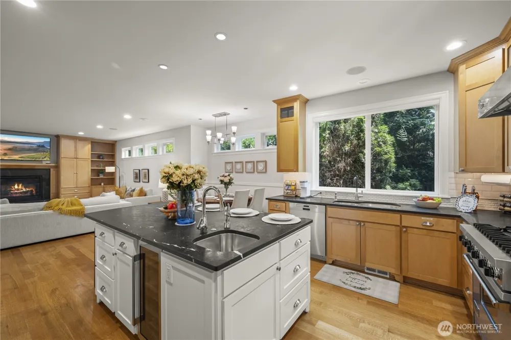 1308 100th Avenue NE Bellevue, WA 98004