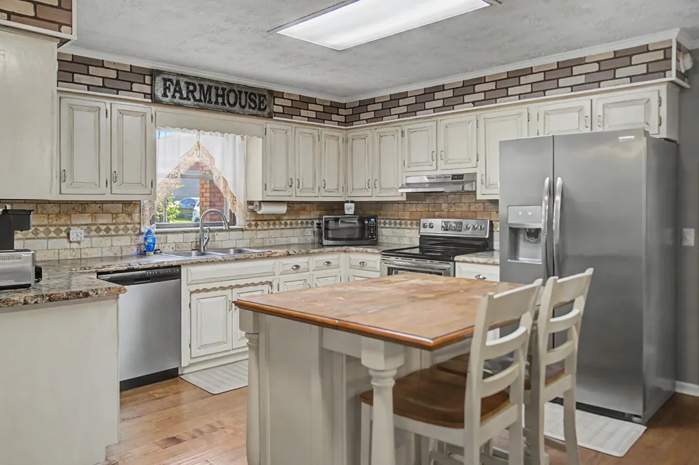 105 Sonoma Dr Lafayette, TN 37083