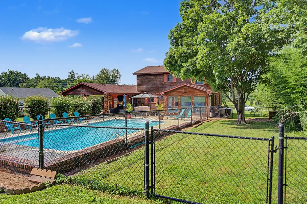 105 Sonoma Dr Lafayette, TN 37083