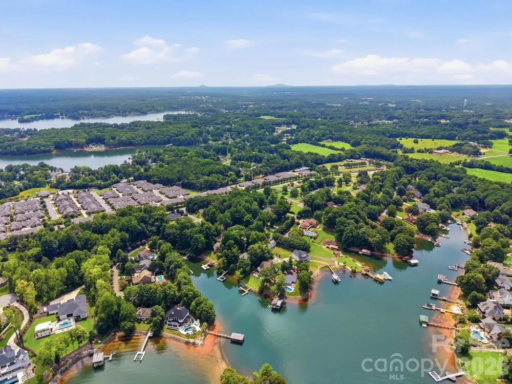 8213 Rainier Drive Denver, NC 28037