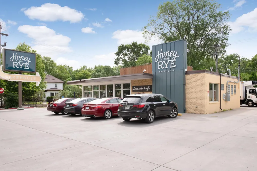 3721 Glenhurst Avenue Saint Louis Park, MN 55416