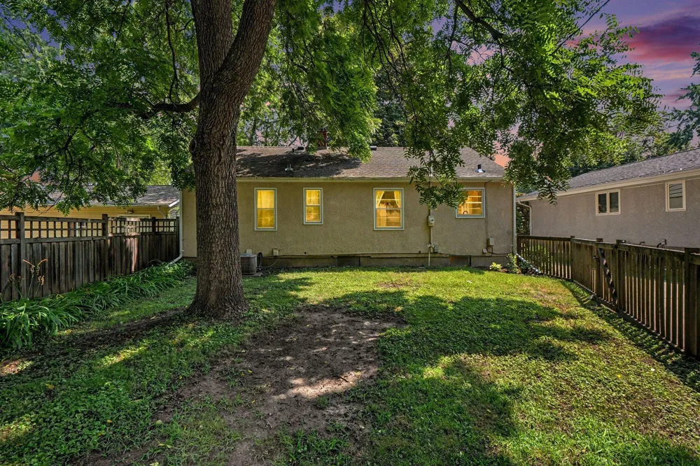 1769 Pleasant Street Lauderdale, MN 55113