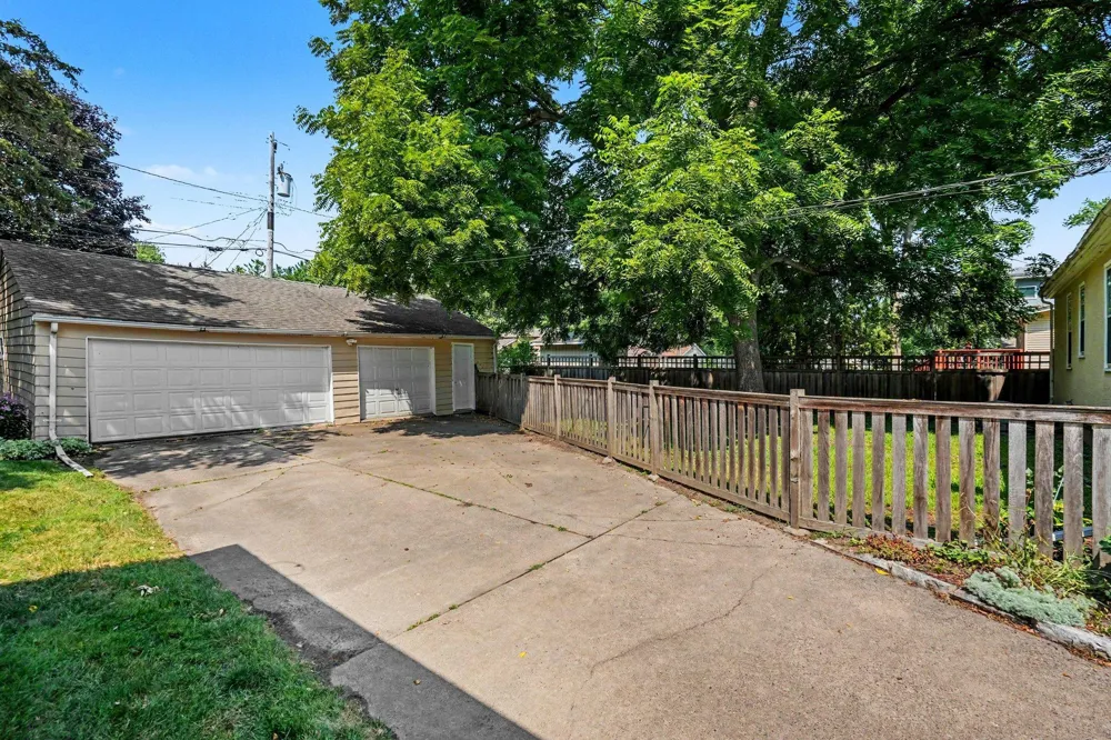 1769 Pleasant Street Lauderdale, MN 55113