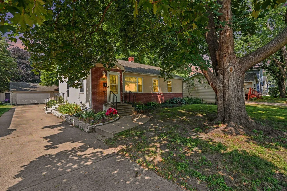 1769 Pleasant Street Lauderdale, MN 55113