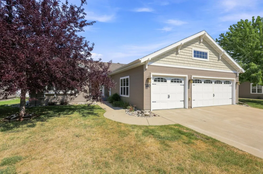 220 15th Avenue Way West Fargo, ND 58078