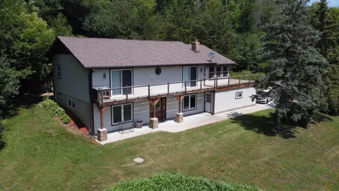 8325 Skunk Hollow Trail