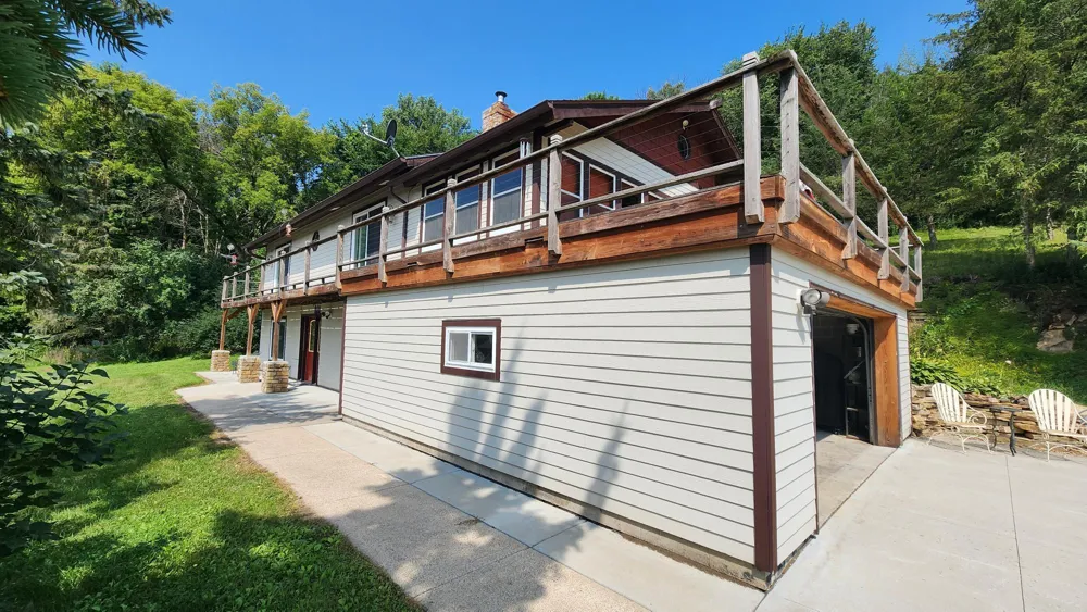8325 Skunk Hollow Trail Cannon Falls, MN 55009