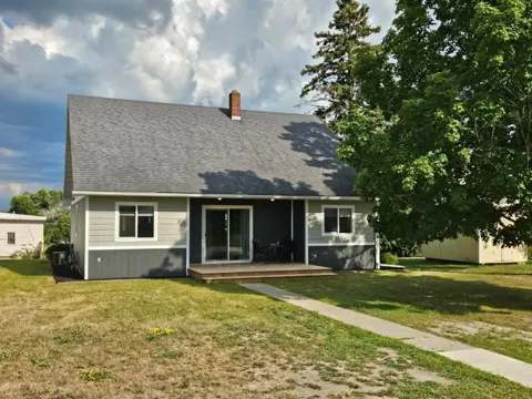 106 Red Lake Avenue SW