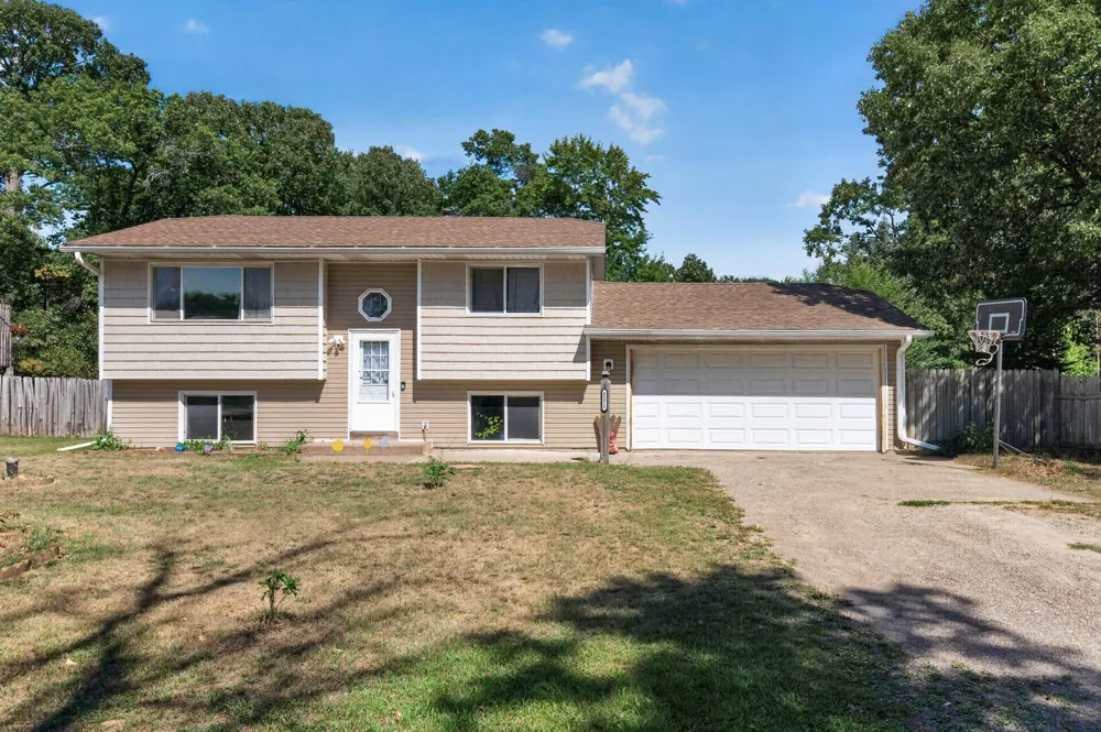 8571 240th Avenue NE Stacy, MN 55079