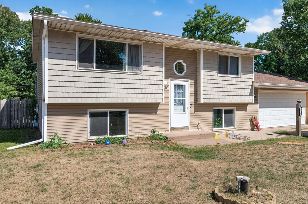 8571 240th Avenue NE Stacy, MN 55079