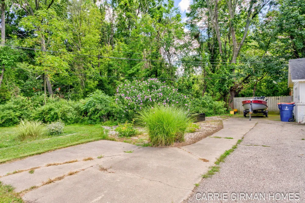 918 Paw Paw Drive Holland, MI 49423