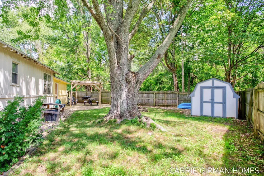 918 Paw Paw Drive Holland, MI 49423