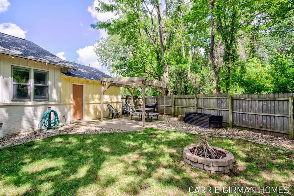 918 Paw Paw Drive Holland, MI 49423