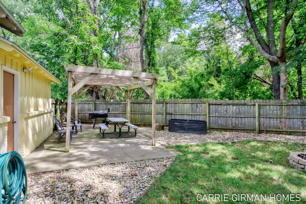 918 Paw Paw Drive Holland, MI 49423