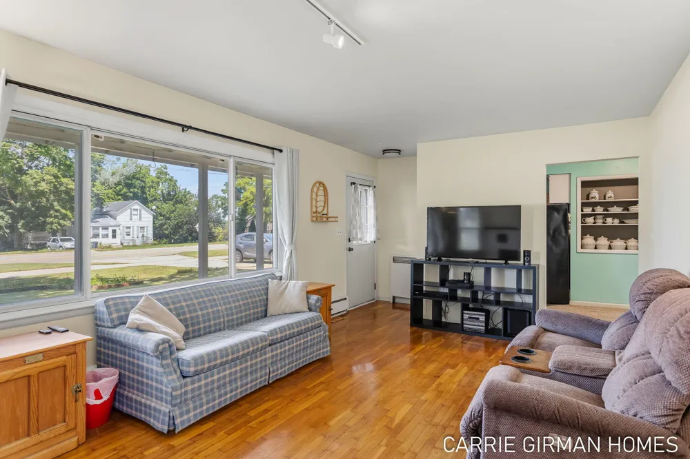918 Paw Paw Drive Holland, MI 49423