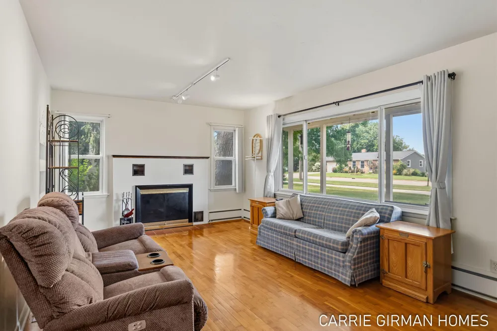 918 Paw Paw Drive Holland, MI 49423