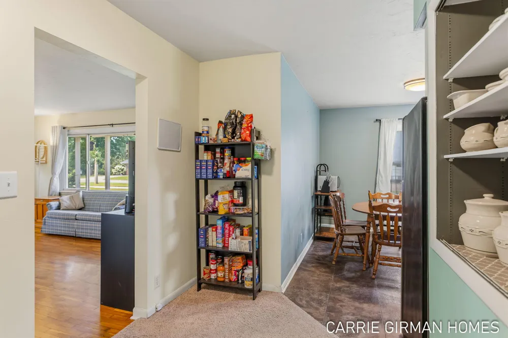 918 Paw Paw Drive Holland, MI 49423