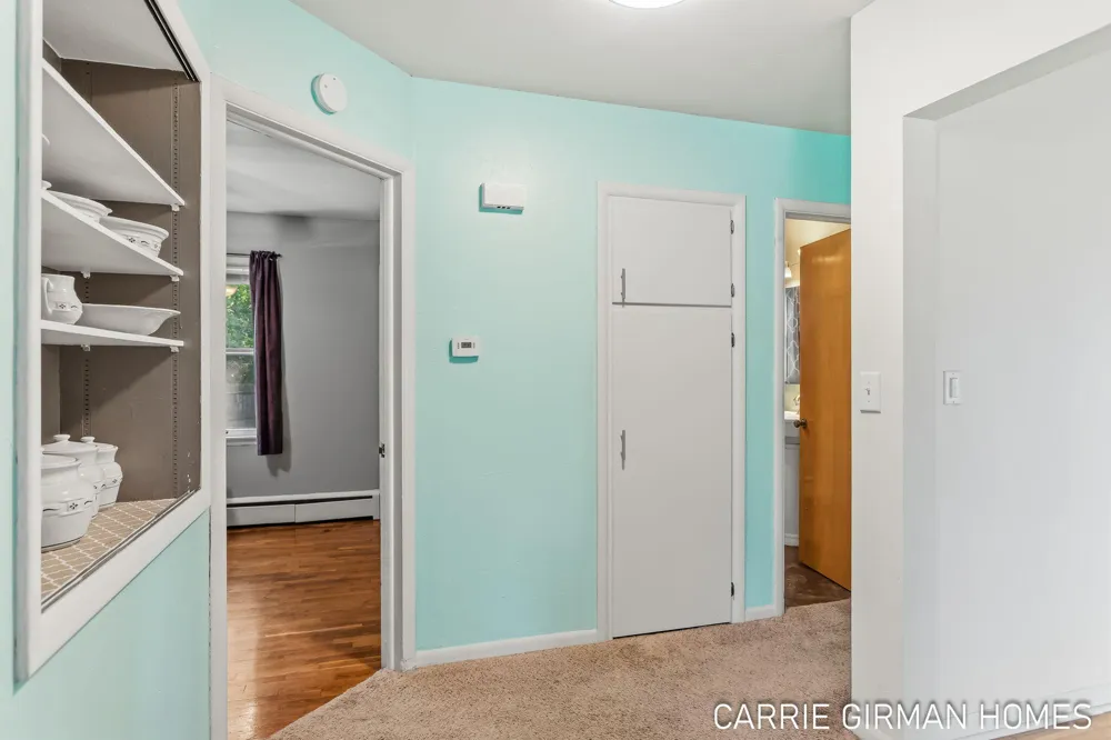 918 Paw Paw Drive Holland, MI 49423