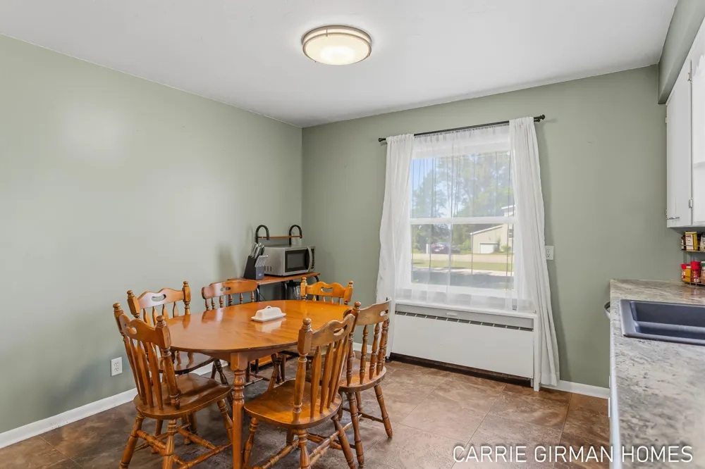 918 Paw Paw Drive Holland, MI 49423