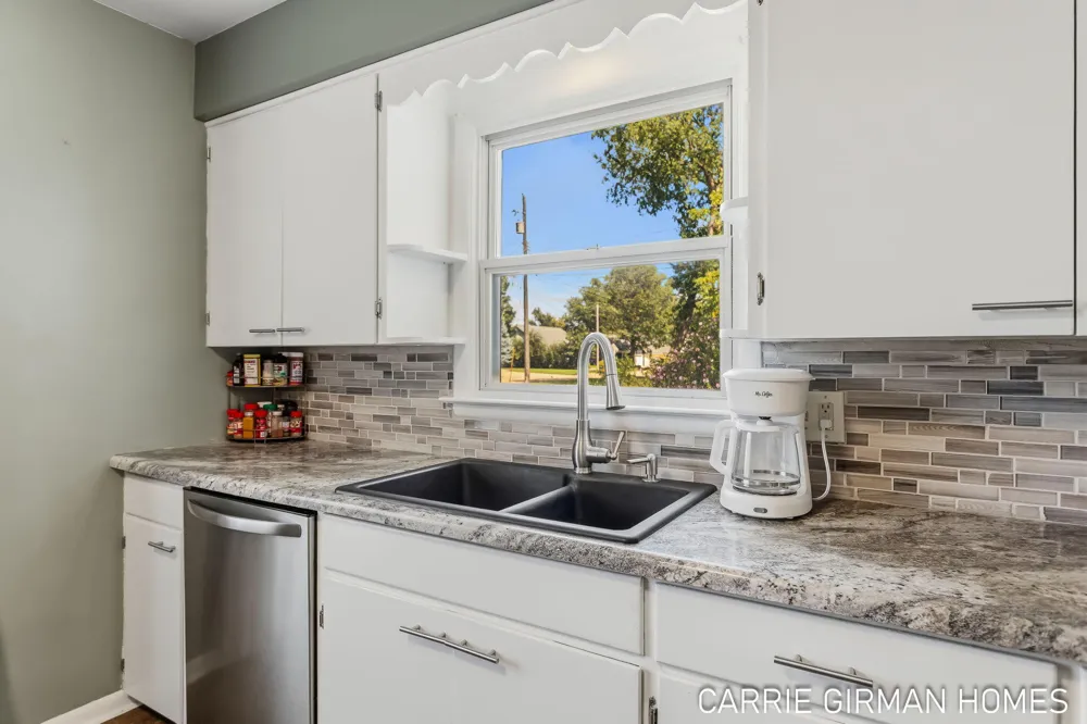 918 Paw Paw Drive Holland, MI 49423