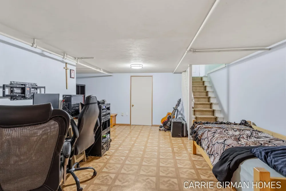 918 Paw Paw Drive Holland, MI 49423