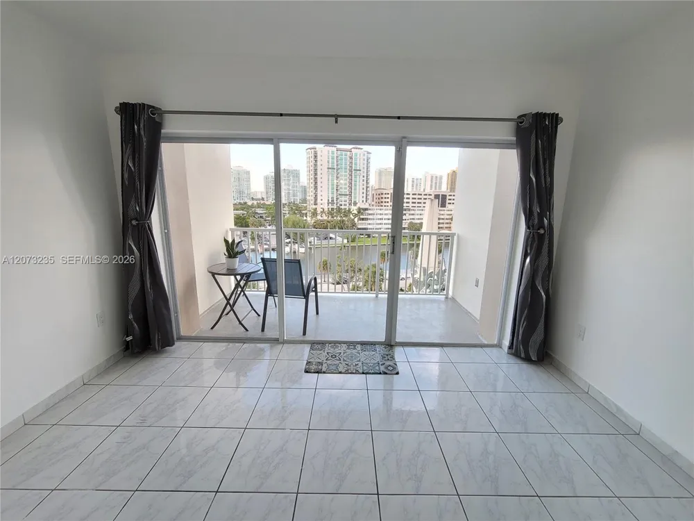 300 Bayview Dr #603 Sunny Isles Beach, FL 33160