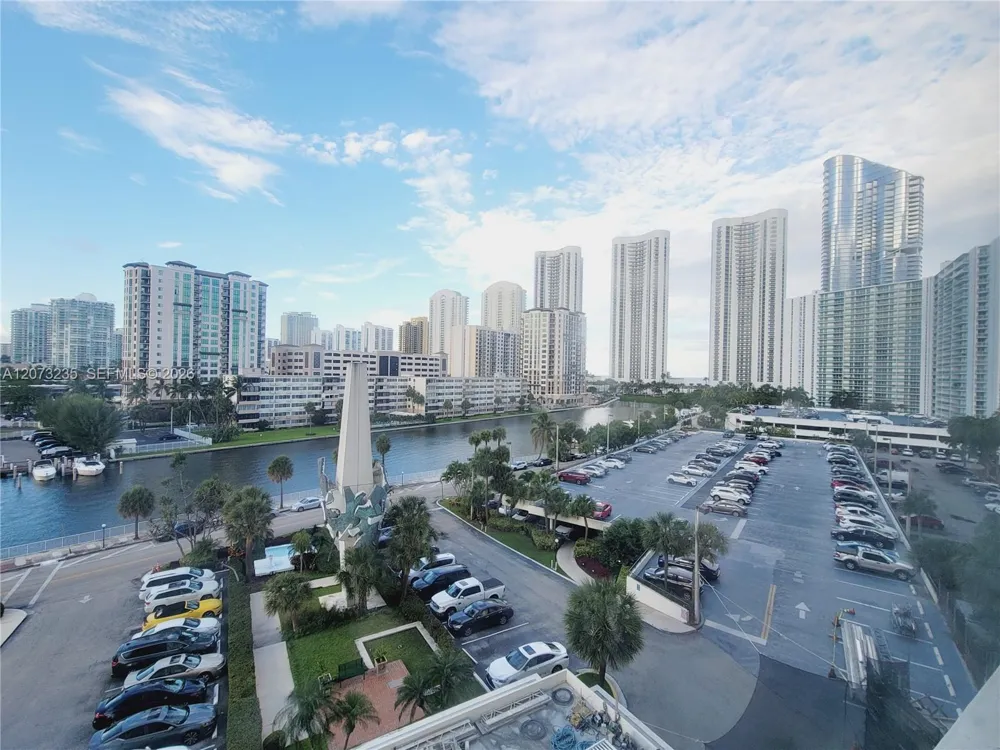 300 Bayview Dr #603 Sunny Isles Beach, FL 33160