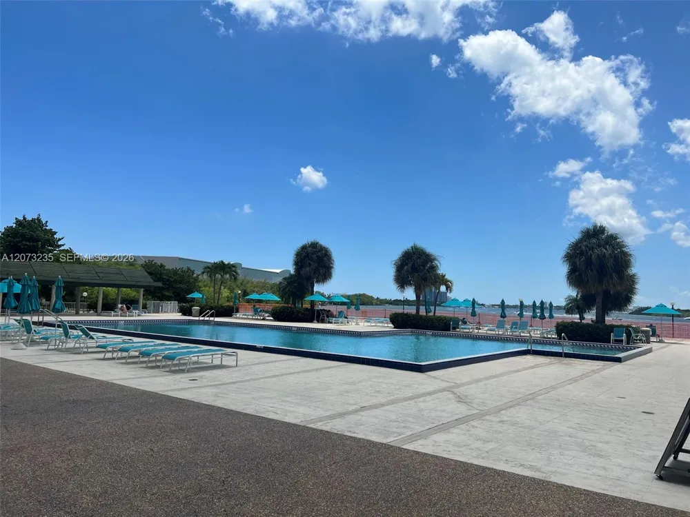 300 Bayview Dr #603 Sunny Isles Beach, FL 33160