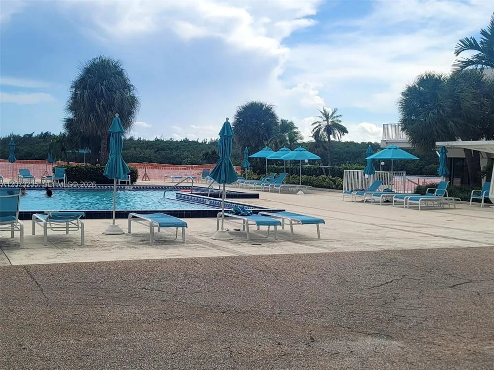 300 Bayview Dr #603 Sunny Isles Beach, FL 33160
