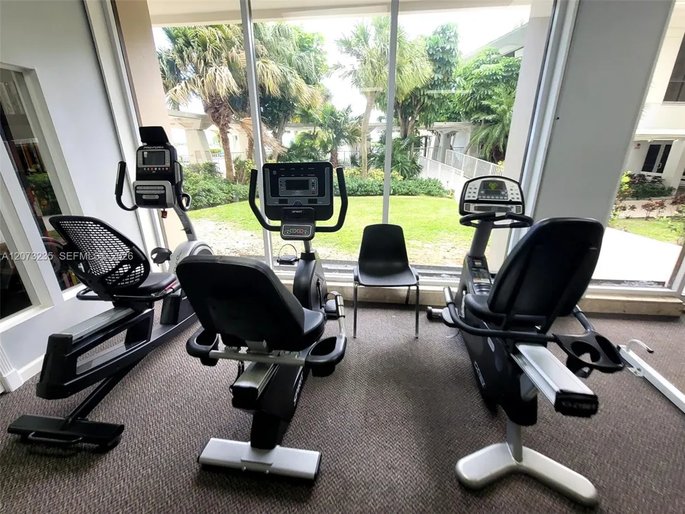 300 Bayview Dr #603 Sunny Isles Beach, FL 33160