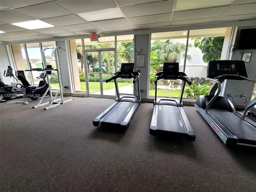 300 Bayview Dr #603 Sunny Isles Beach, FL 33160