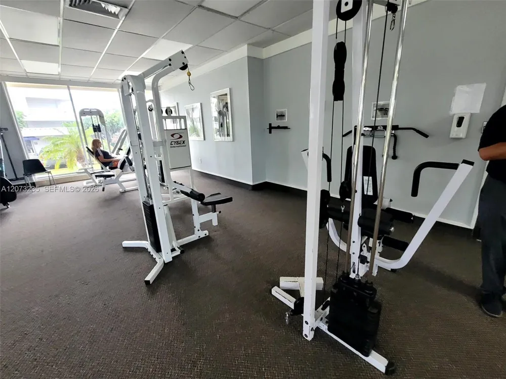 300 Bayview Dr #603 Sunny Isles Beach, FL 33160