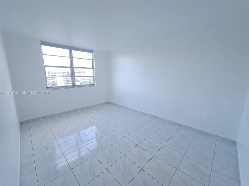 300 Bayview Dr #603 Sunny Isles Beach, FL 33160