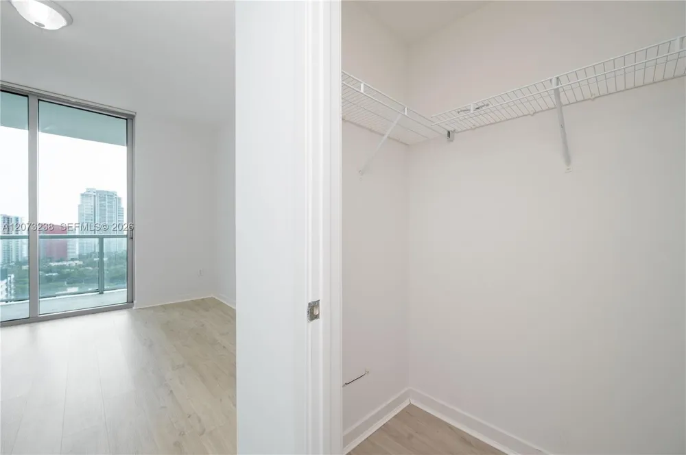 79 SW 12th St #2602-S Miami, FL 33130