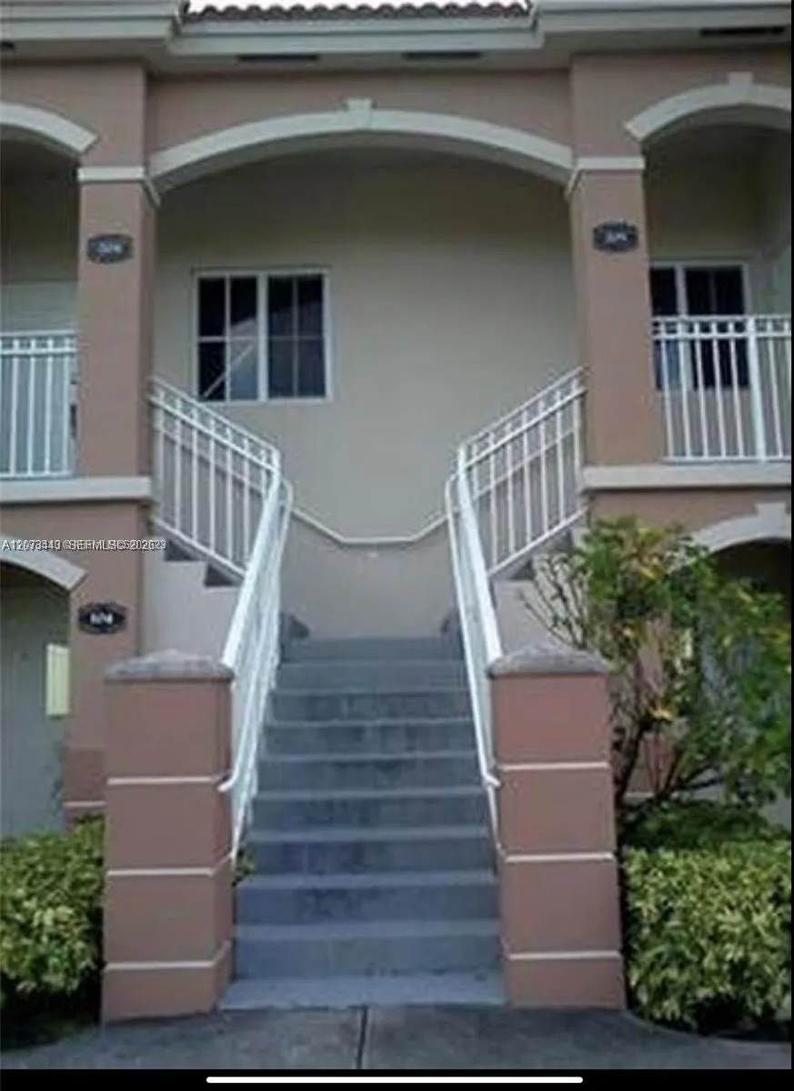 1270 SE 26th St #205 Homestead, FL 33035