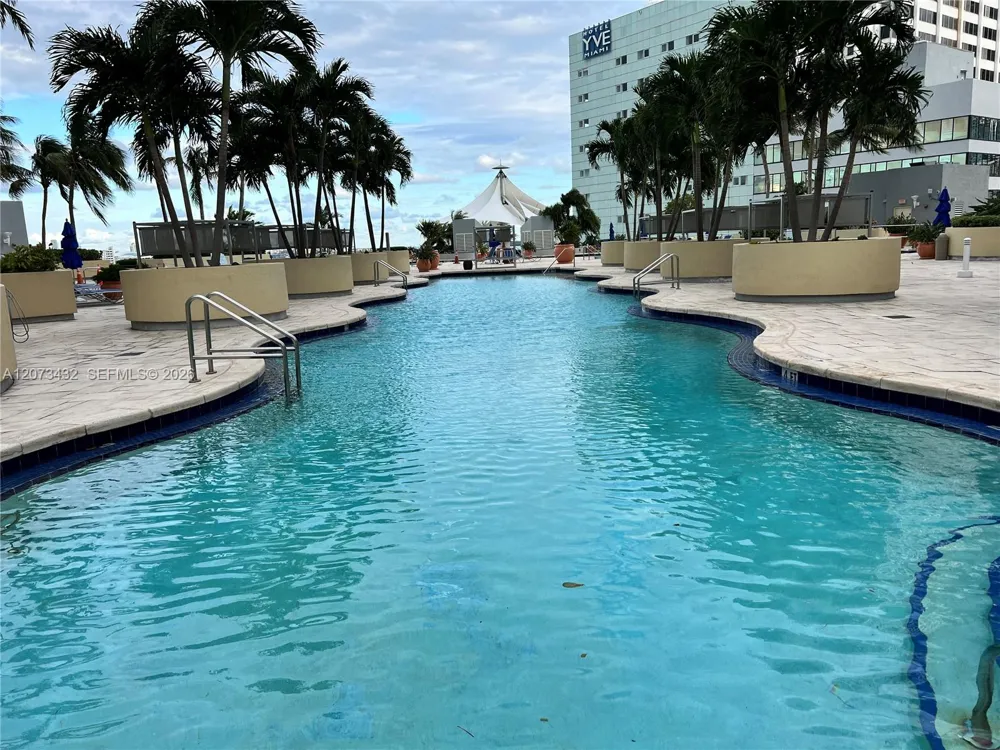 253 NE 2nd St #4607 Miami, FL 33132