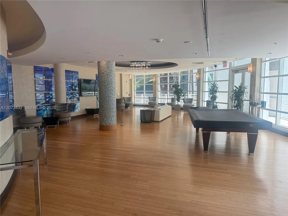 253 NE 2nd St #4607 Miami, FL 33132