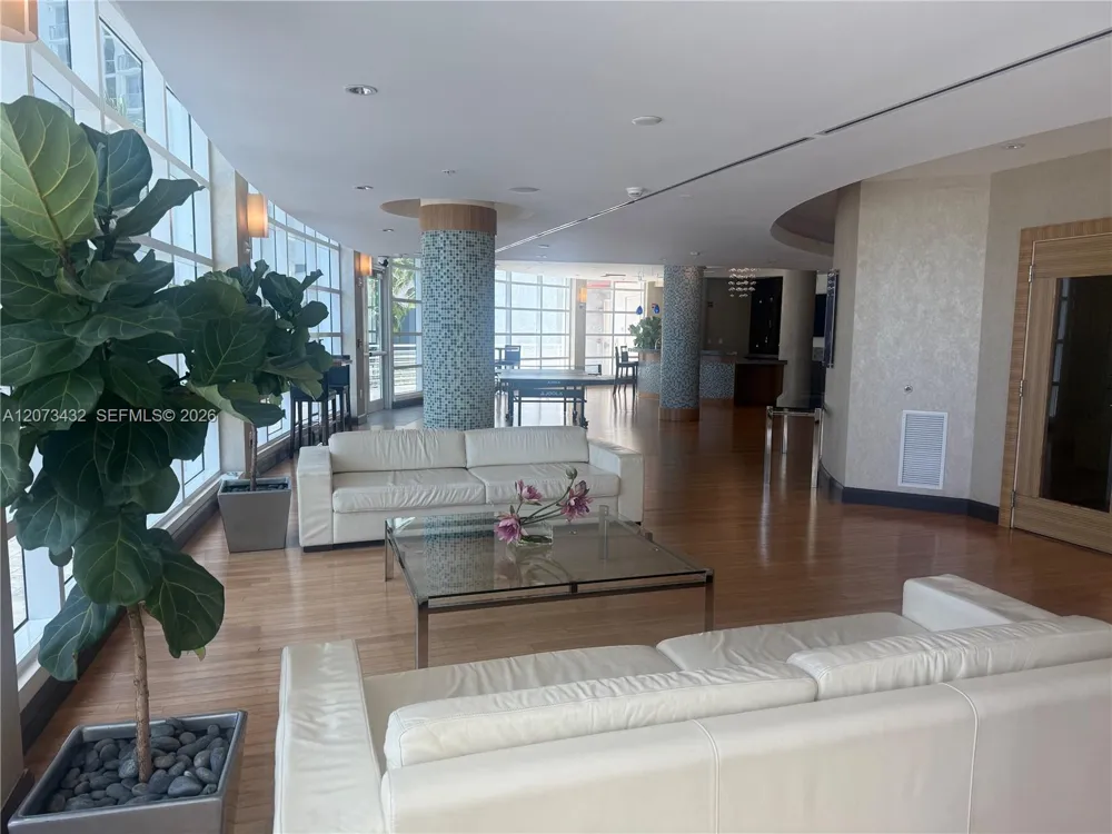 253 NE 2nd St #4607 Miami, FL 33132
