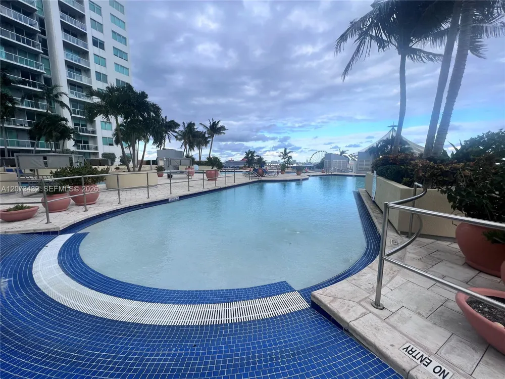 253 NE 2nd St #4607 Miami, FL 33132
