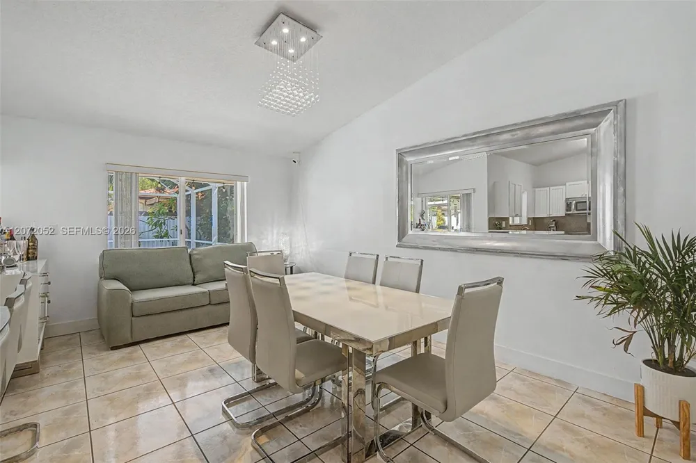 15431 SW 177th Ter Miami, FL 33187