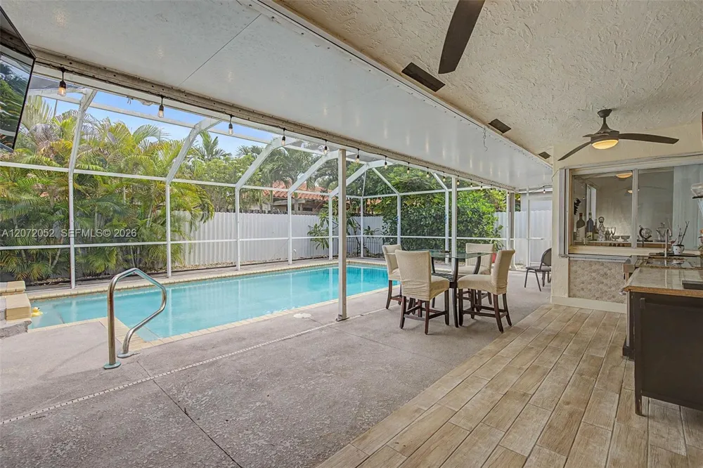 15431 SW 177th Ter Miami, FL 33187