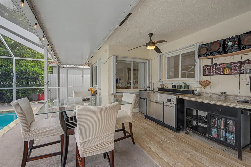 15431 SW 177th Ter Miami, FL 33187