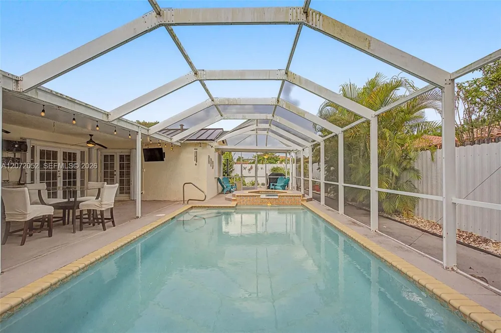 15431 SW 177th Ter Miami, FL 33187