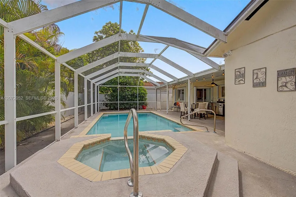 15431 SW 177th Ter Miami, FL 33187