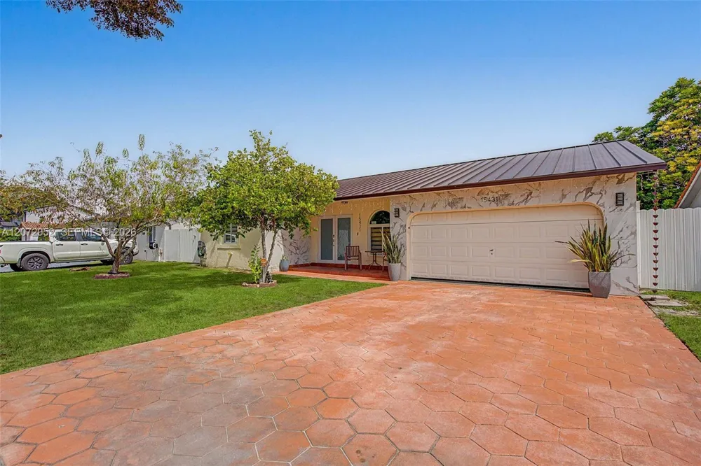 15431 SW 177th Ter Miami, FL 33187