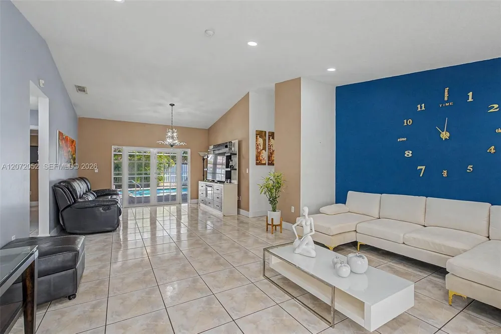 15431 SW 177th Ter Miami, FL 33187